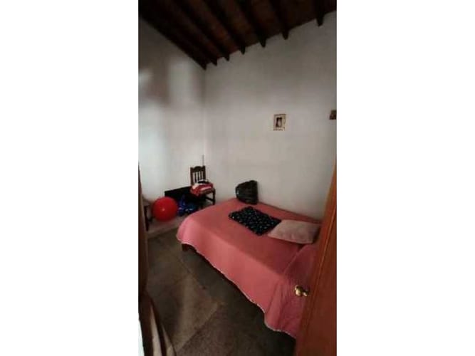 Casa de 6 alcobas en venta en Los Pinos, Medellín, 278 m² · foto 8 de 13