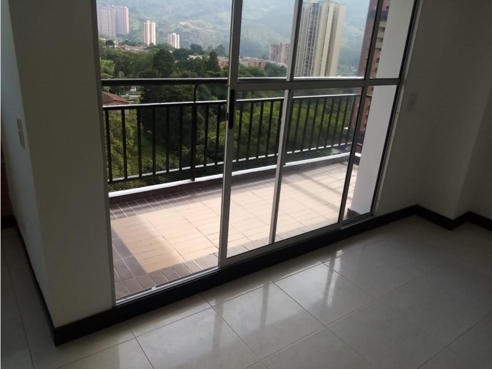 Apartamento en venta en Suramérica, Itagüí · foto 3 de 24