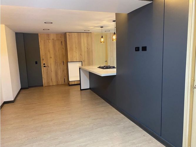 Apartamento de 2 alcobas en venta en Laureles, Medellín, 75 m² · foto 3 de 24