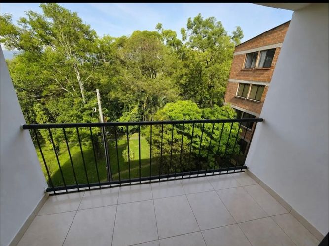 Apartamento de 3 alcobas en venta en Altamira, Medellín, 80 m² · foto 8 de 9