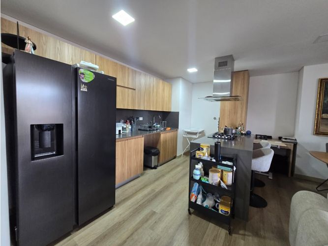 Apartamento de 3 alcobas en venta en Los Colores, Medellín, 94 m² · foto 4 de 13