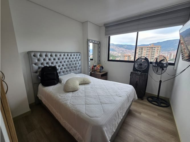 Apartamento de 3 alcobas en venta en Los Colores, Medellín, 94 m² · foto 6 de 13