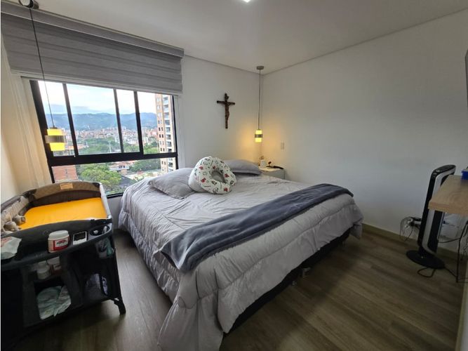 Apartamento de 3 alcobas en venta en Los Colores, Medellín, 94 m² · foto 12 de 13