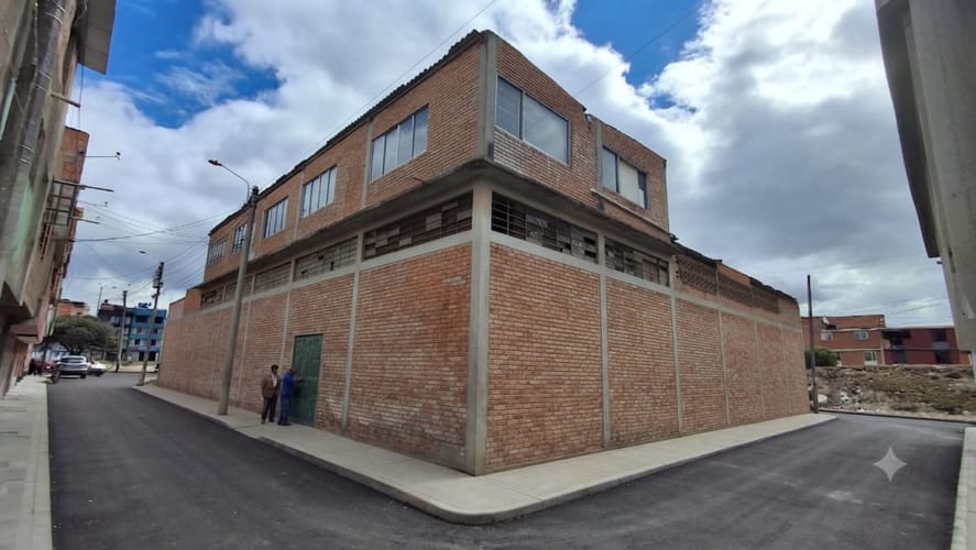 Bodega en venta en Jardin De Los Rosales, Soacha, 860 m² · foto 2 de 24