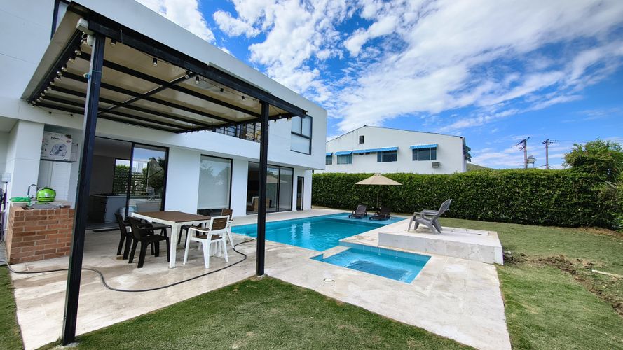 Casa de 4 alcobas en venta en Ricaurte, Ricaurte, 220 m² · foto 3 de 24