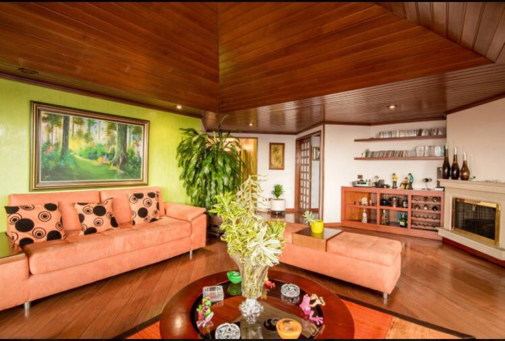 Apartamento en venta en Santa Barbara, Bogotá · foto 2 de 24