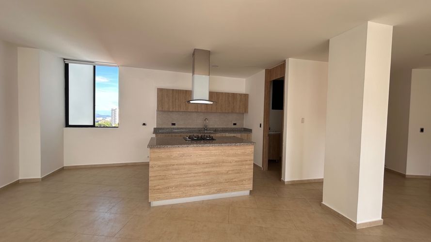 Apartamento de 3 alcobas en venta en Altos De Santa Helena, Ibagué, 166 m² · foto 3 de 13