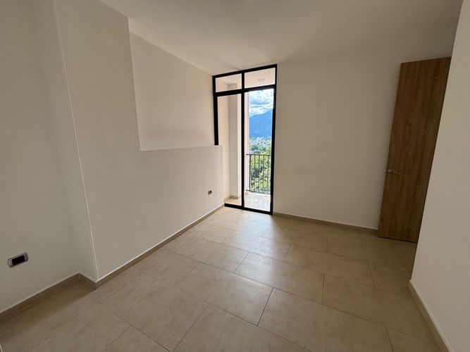 Apartamento de 3 alcobas en venta en Altos De Santa Helena, Ibagué, 166 m² · foto 7 de 13