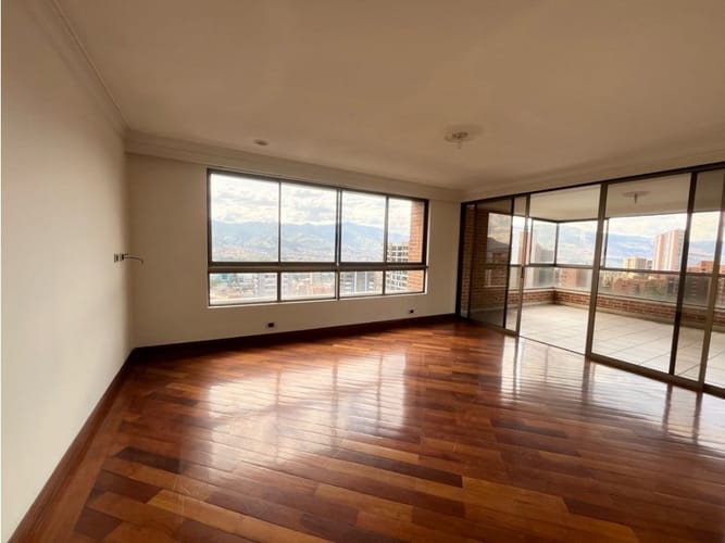 Apartamento en venta en El Poblado, Medellín · foto 3 de 24