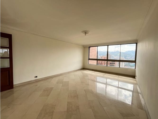 Apartamento en venta en El Poblado, Medellín · foto 4 de 24