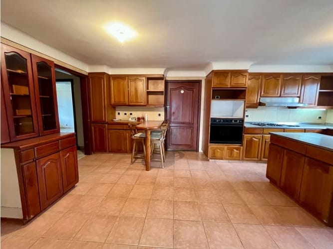 Apartamento en venta en El Poblado, Medellín · foto 6 de 24