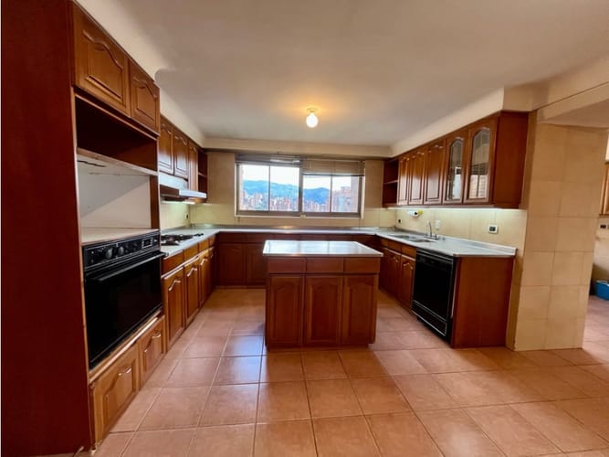 Apartamento en venta en El Poblado, Medellín · foto 7 de 24