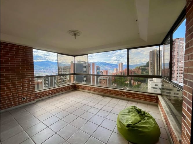 Apartamento en venta en El Poblado, Medellín · foto 8 de 24