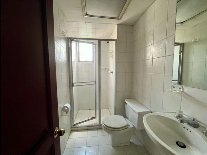 Apartamento en venta en El Poblado, Medellín · foto 12 de 24