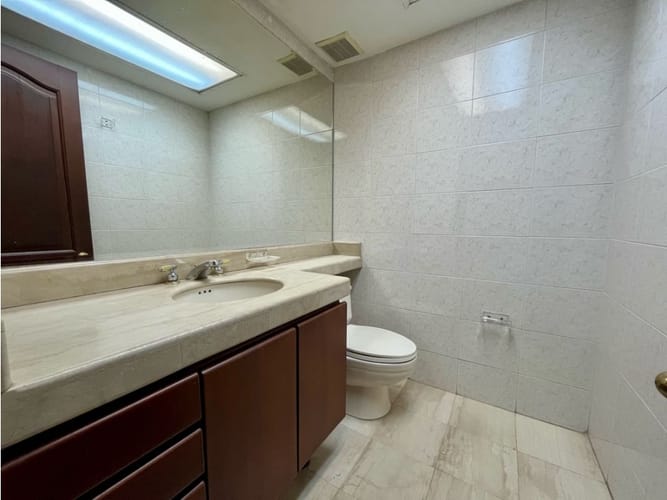Apartamento en venta en El Poblado, Medellín · foto 14 de 24