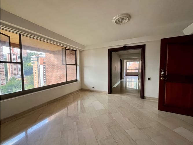 Apartamento en venta en El Poblado, Medellín · foto 18 de 24