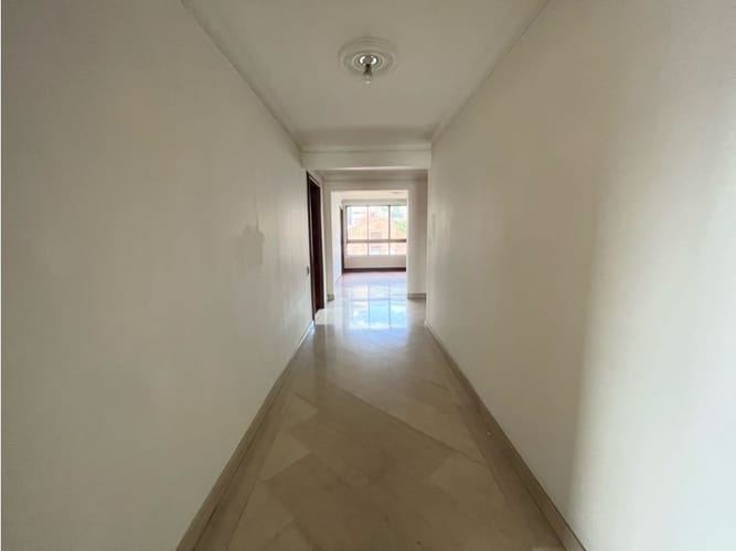 Apartamento en venta en El Poblado, Medellín · foto 19 de 24