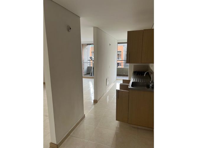 Apartamento de 3 alcobas en venta en Bello, 80 m² · foto 13 de 21