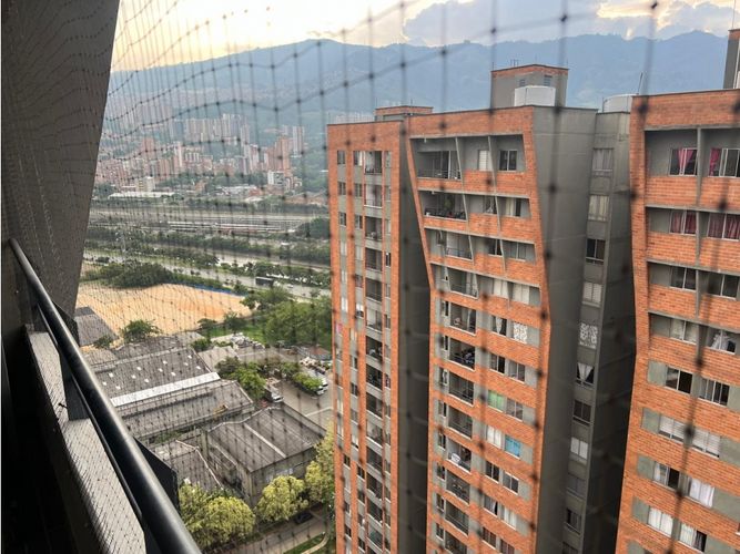 Apartamento de 3 alcobas en venta en Bello, 80 m² · foto 20 de 21