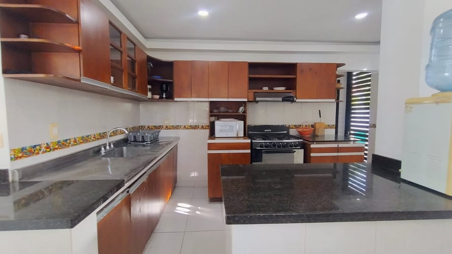 Casa de 8 alcobas en venta en Girardot, Girardot, 647 m² · foto 8 de 24