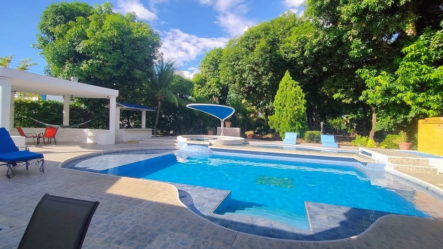 Casa de 5 alcobas en venta en Girardot, Girardot, 780 m² · foto 2 de 24