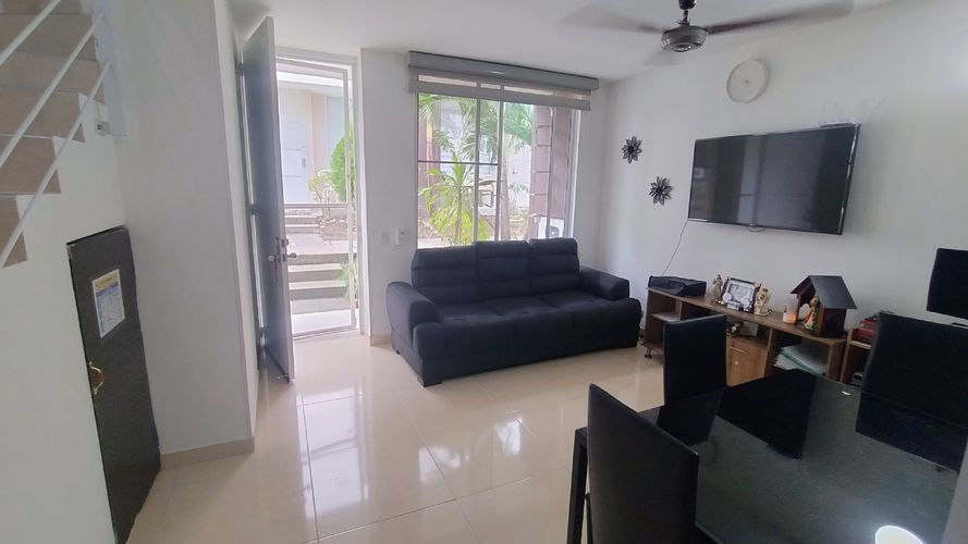 Casa de 3 alcobas en venta en Ricaurte, Ricaurte, 57 m² · foto 2 de 18