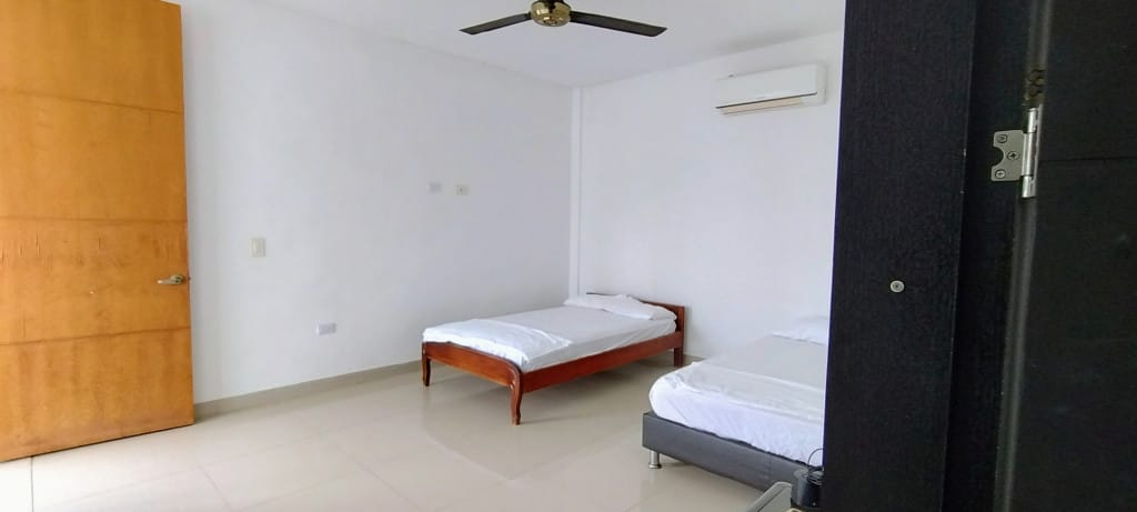 Casa de 4 alcobas en venta en Ricaurte, Ricaurte, 400 m² · foto 9 de 24