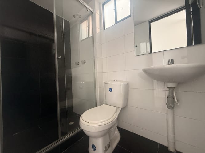 Apartamento de 3 alcobas en venta en Conjunto Residencial Pinares, Madrid, 51 m² · foto 4 de 13