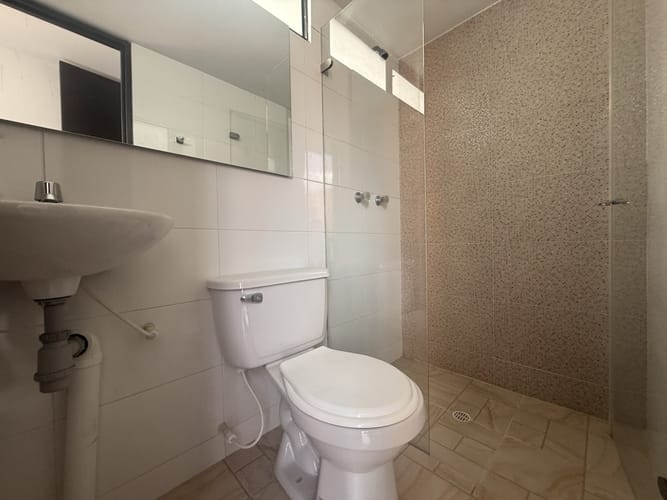 Apartamento de 3 alcobas en venta en Conjunto Residencial Pinares, Madrid, 51 m² · foto 5 de 13