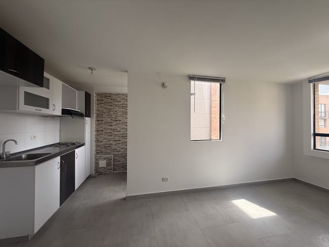 Apartamento de 3 alcobas en venta en Conjunto Residencial Pinares, Madrid, 51 m² · foto 9 de 13