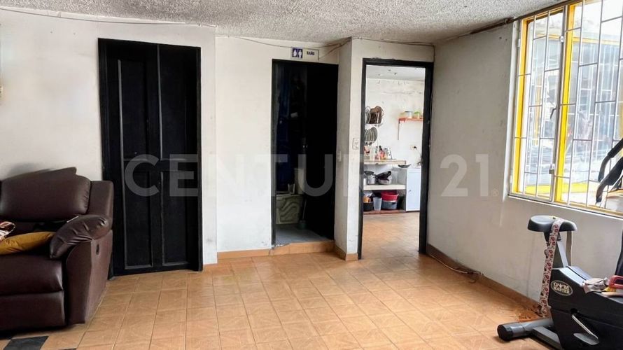 Casa de 4 alcobas en venta en Las Orquideas, Bogotá, 290 m² · foto 2 de 8