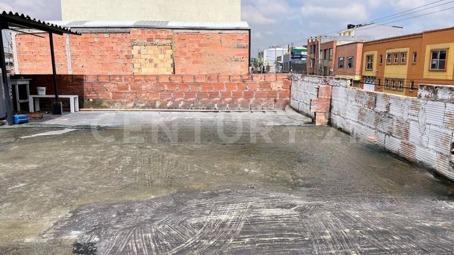 Casa de 4 alcobas en venta en Las Orquideas, Bogotá, 290 m² · foto 5 de 8