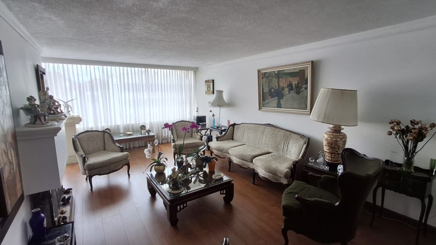 Apartamento de 4 alcobas en venta en Santa Barbara, Bogotá, 200 m² · foto 2 de 22