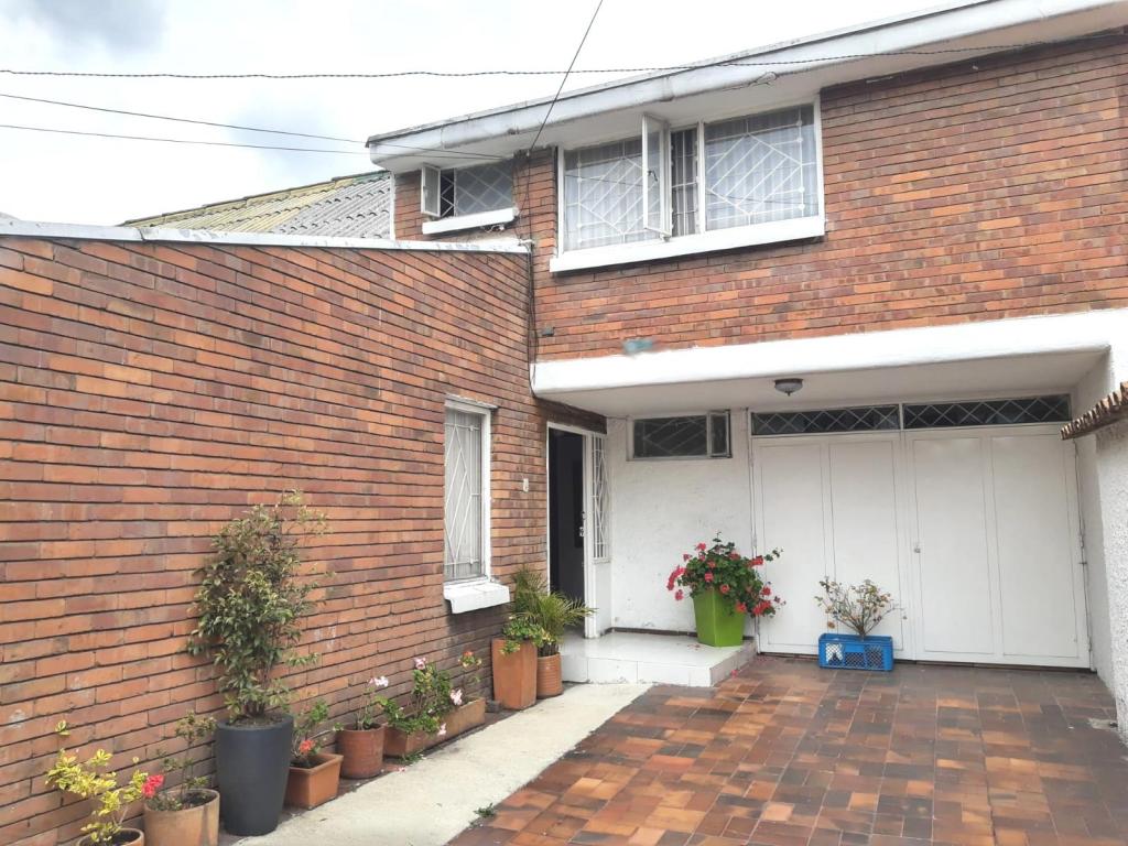 Casa en venta en Pasadena, Bogotá · foto 2 de 13