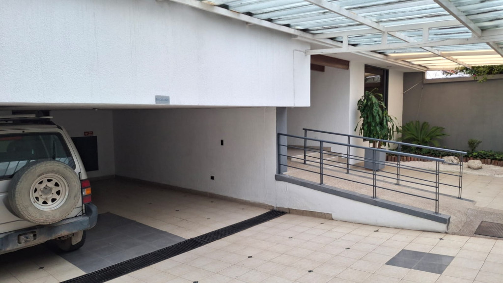 Casa en venta en Santa Paula, Bogotá · foto 2 de 19