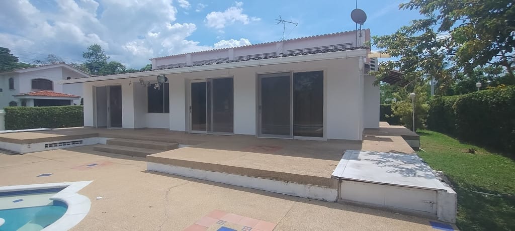 Casa de 3 alcobas en venta en Ricaurte, Ricaurte, 120 m² · foto 3 de 24