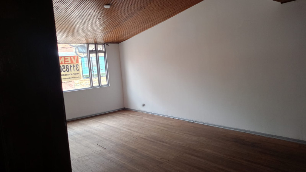 Casa en venta en San Jose Sur, Bogotá · foto 11 de 24