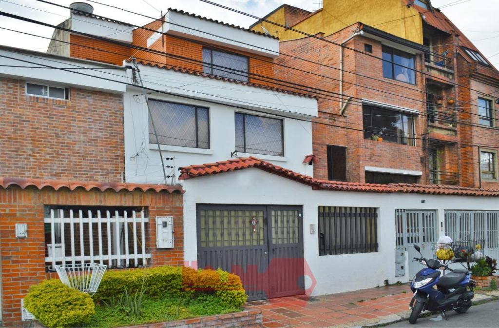 Casa en venta en La Floresta, Bogotá · foto 3 de 18