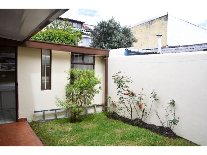 Casa de 4 alcobas en venta en Pontevedra, Bogotá, 287 m² · foto 4 de 23