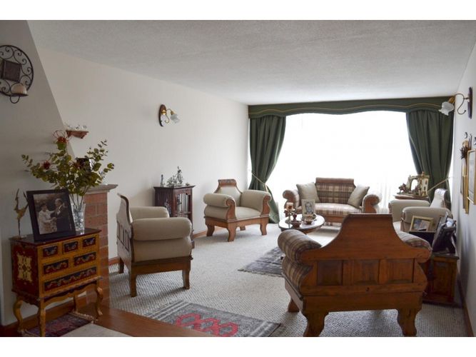 Casa de 4 alcobas en venta en Pontevedra, Bogotá, 287 m² · foto 6 de 23