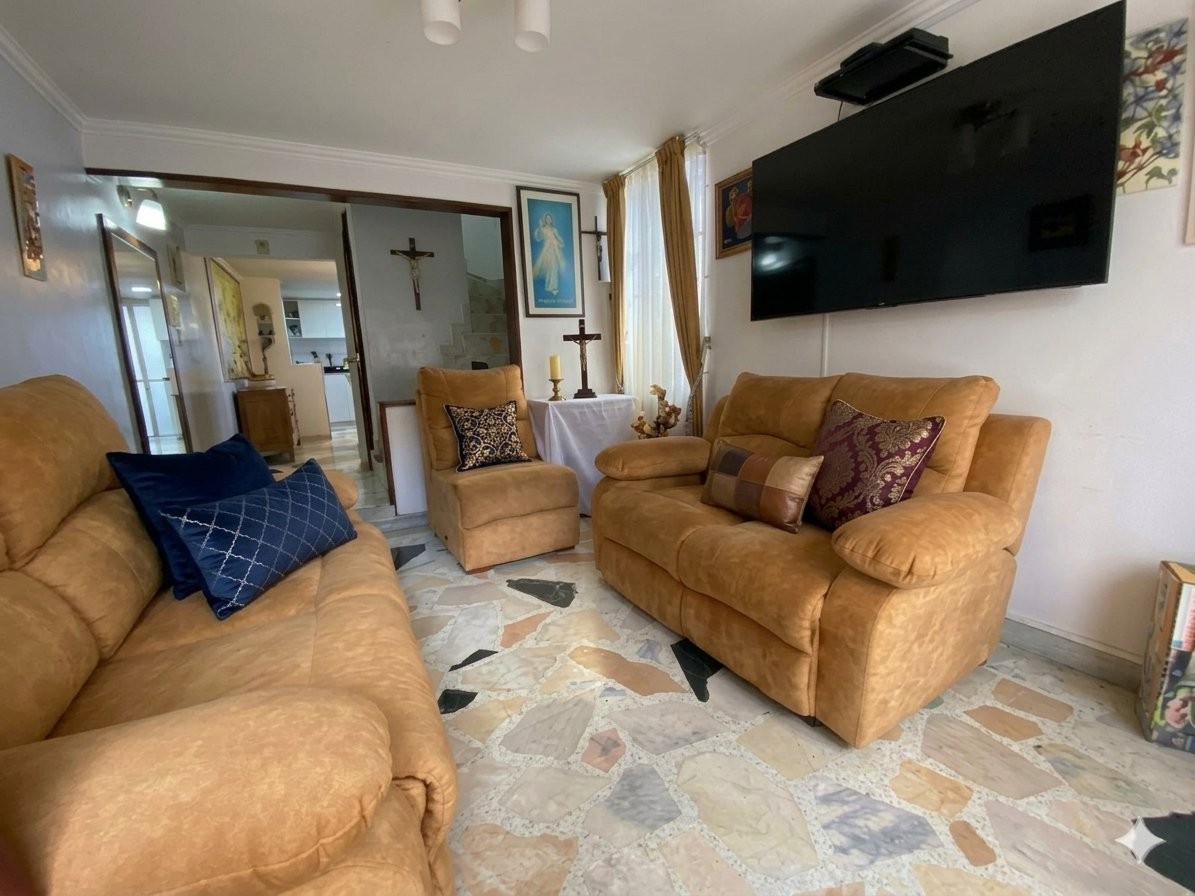 Casa en venta en Portales Del Norte, Bogotá · foto 2 de 24