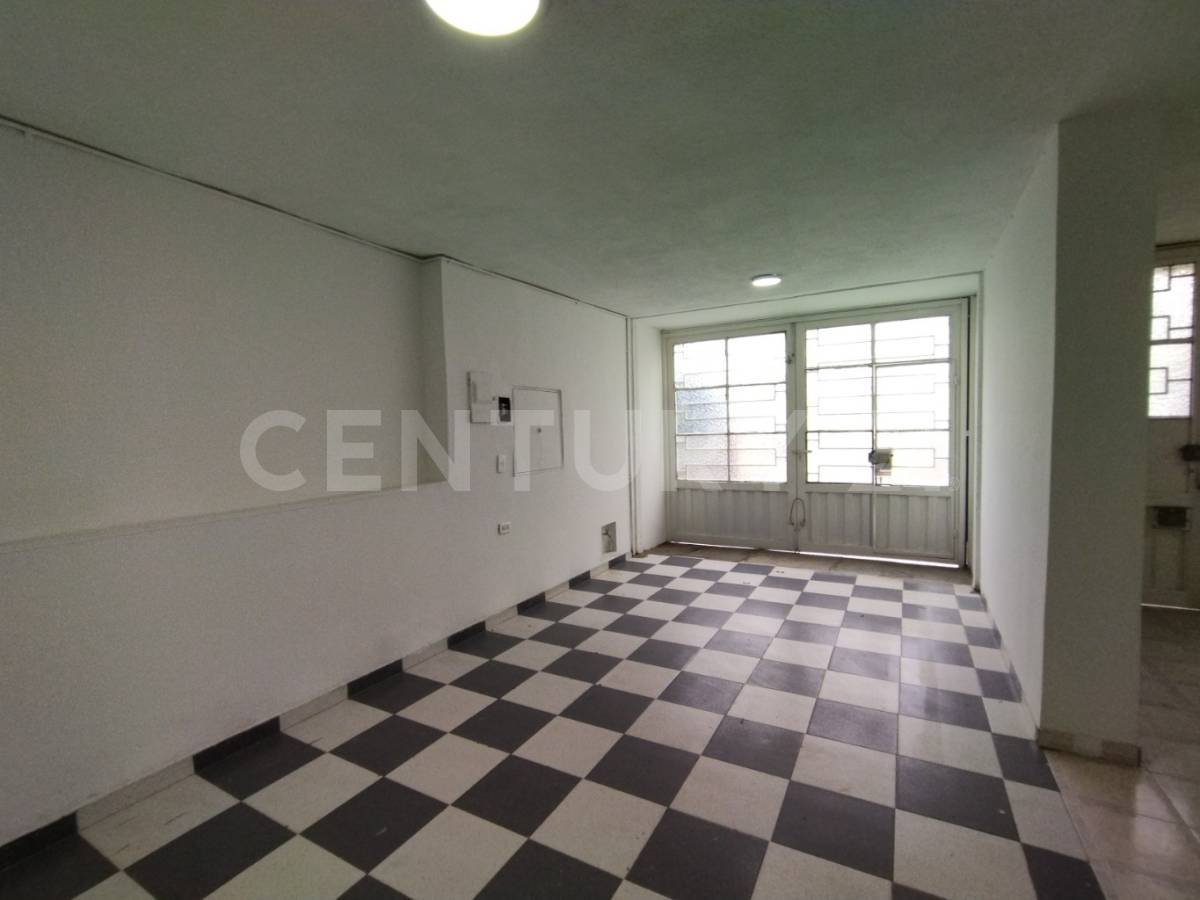 Casa en venta en Alamos, Bogotá · foto 2 de 23