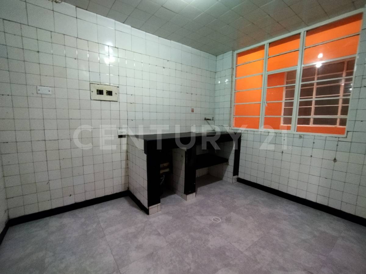 Casa en venta en Alamos, Bogotá · foto 3 de 23