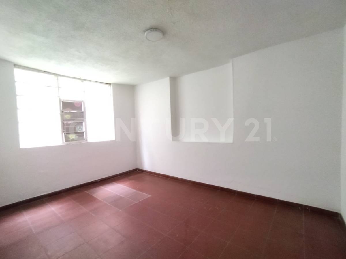 Casa en venta en Alamos, Bogotá · foto 8 de 23