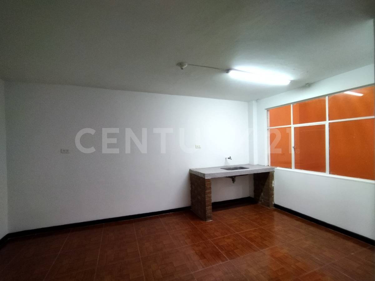Casa en venta en Alamos, Bogotá · foto 16 de 23