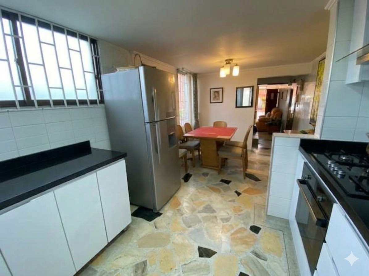 Casa en venta en Portales Del Norte, Bogotá · foto 10 de 24