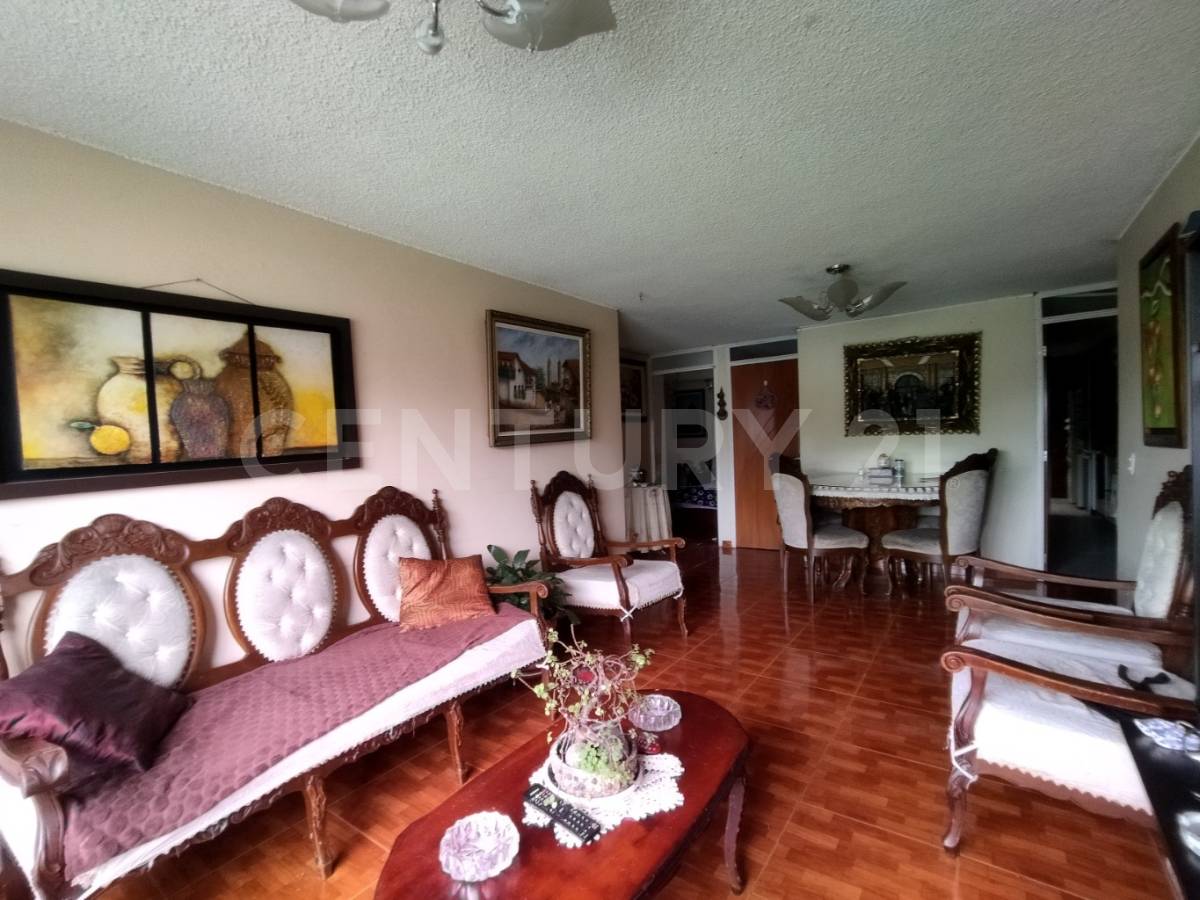 Apartamento en venta en Normandia, Bogotá · foto 2 de 19