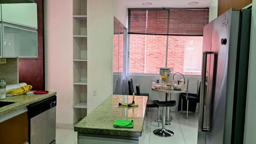 Apartamento de 3 alcobas en venta en El Virrey, Bogotá, 227 m² · foto 10 de 21