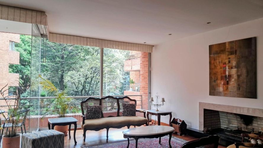 Apartamento de 3 alcobas en venta en El Virrey, Bogotá, 227 m² · foto 3 de 21
