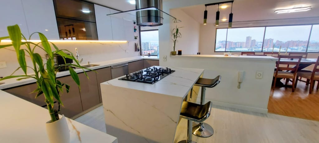 Apartamento de 5 alcobas en venta en Colina Campestre, Bogotá, 339 m² · foto 8 de 24